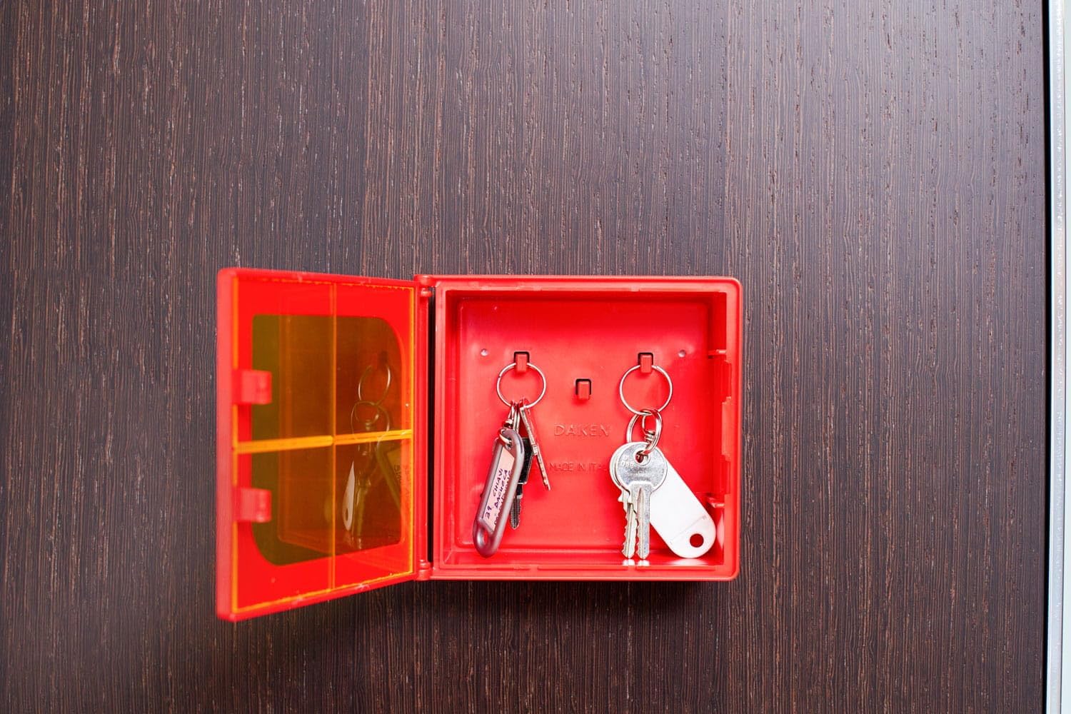 avarinių raktų dėžutė